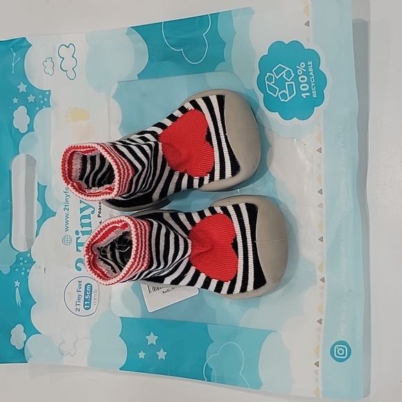 Baby Girl Walking Shoes and Bootie Size 6-12 months/ Size 3 and 4 Bundle - Picture 12 of 15